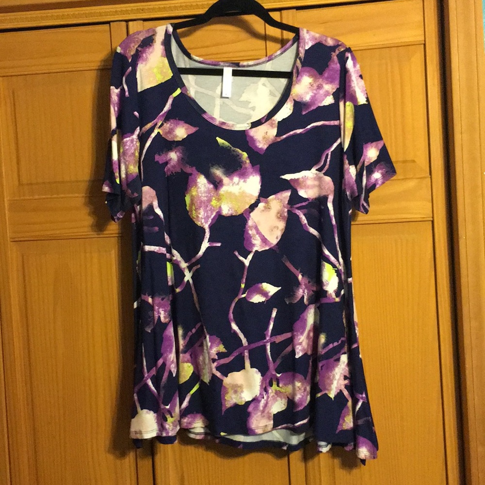 XL Lularoe Perfect T